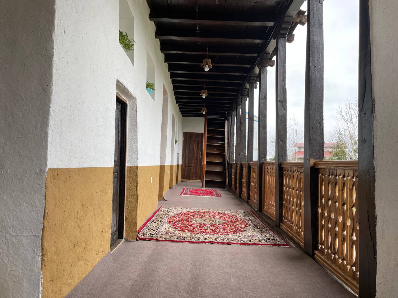 تراس با ویوی جنگل